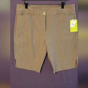 Anthonys Resort Wear Womens Tan Burmuda Shorts. Size 14